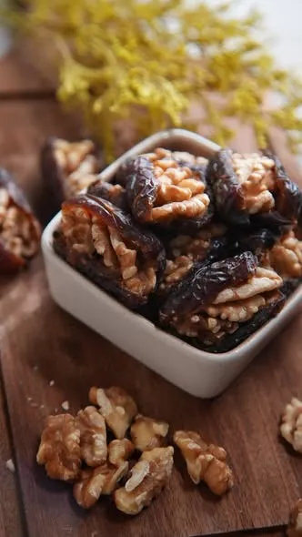 椰棗核桃適合什麼族群？椰棗夾心｜台南椰棗夾心