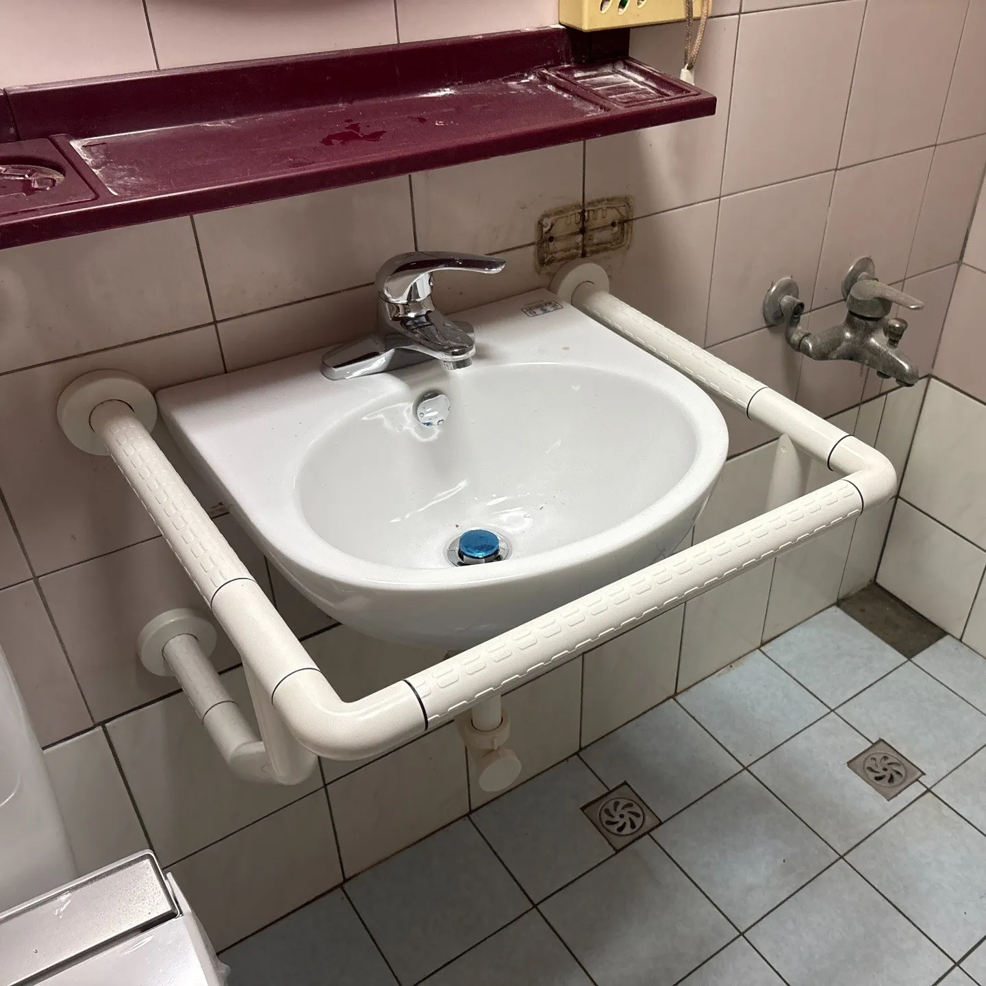 抗菌防滑面盆扶手