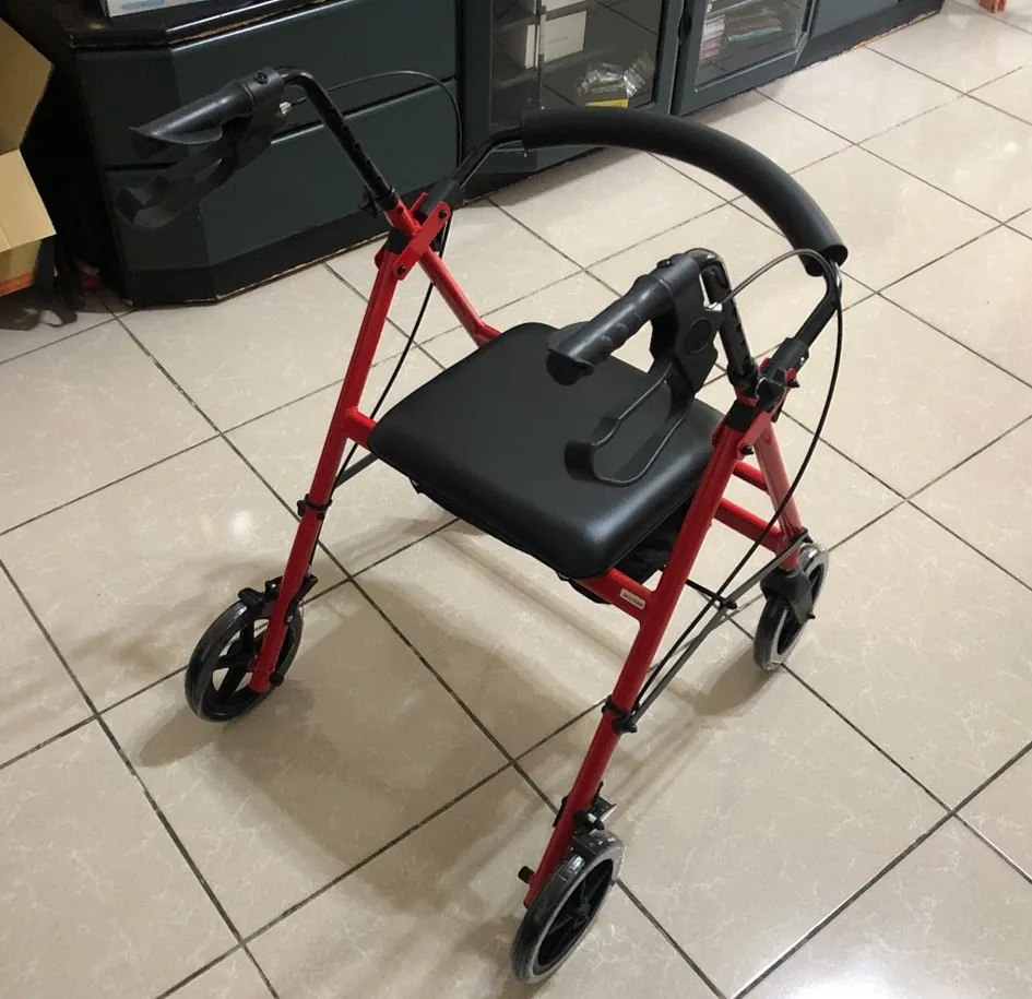 帶輪型助步車