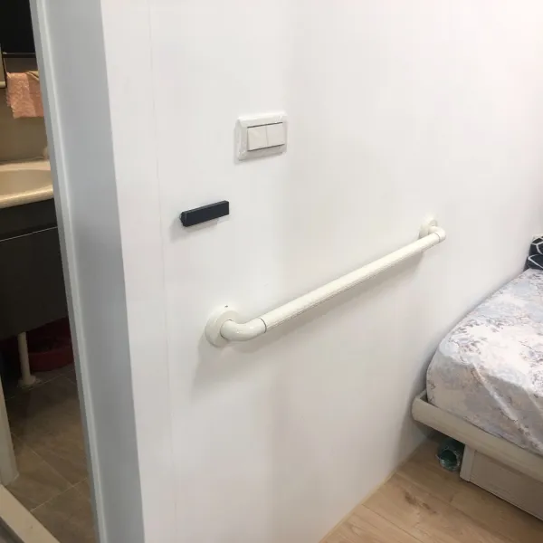 房間通道水平扶手