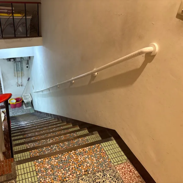 樓梯扶手