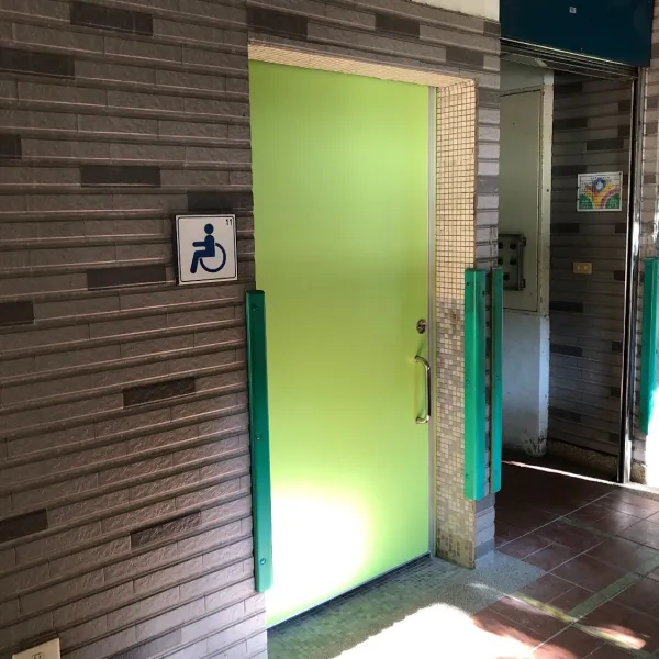 推拉門（桃園市中壢區新街國小）