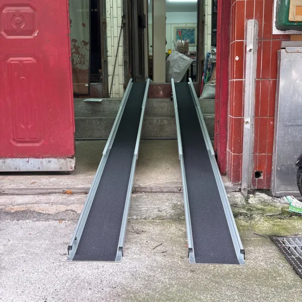 大門口至室內（300cm）