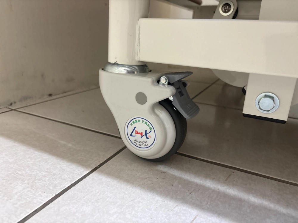 三馬達電動床輪子