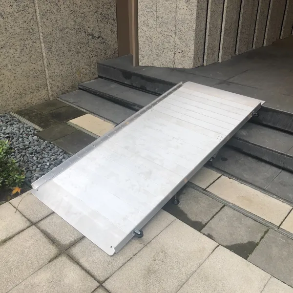 單片式斜坡板｜無障礙空間施工