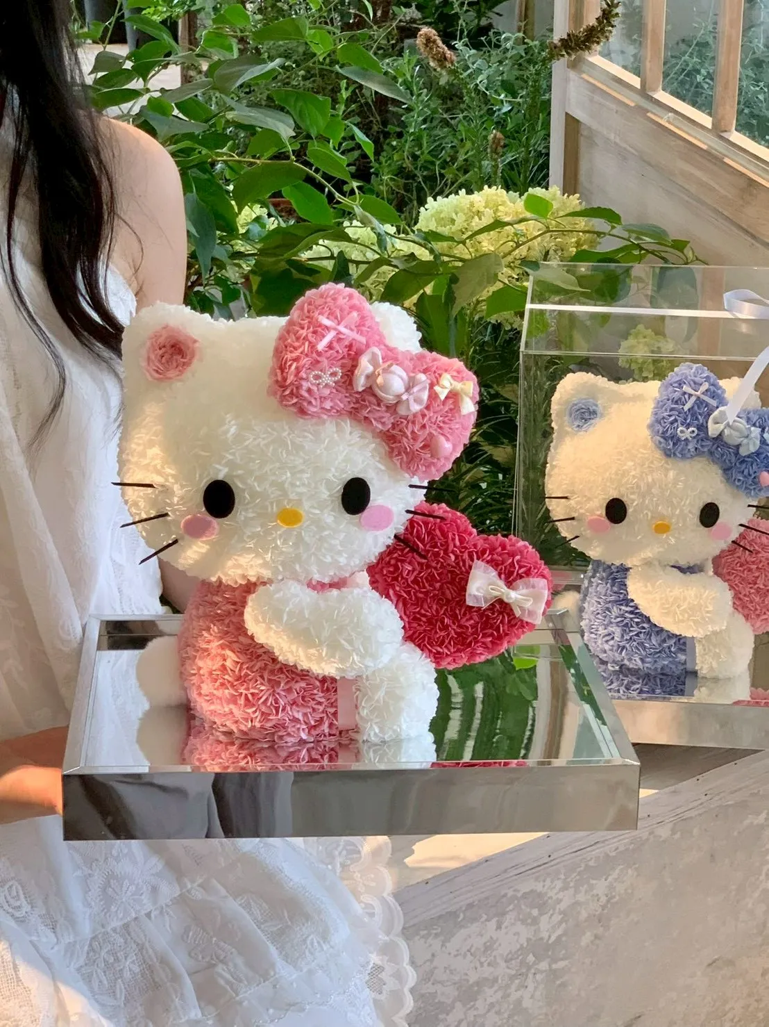 ₊‧♡ 捧心心Hello Kitty ♡‧₊˚ （小號）