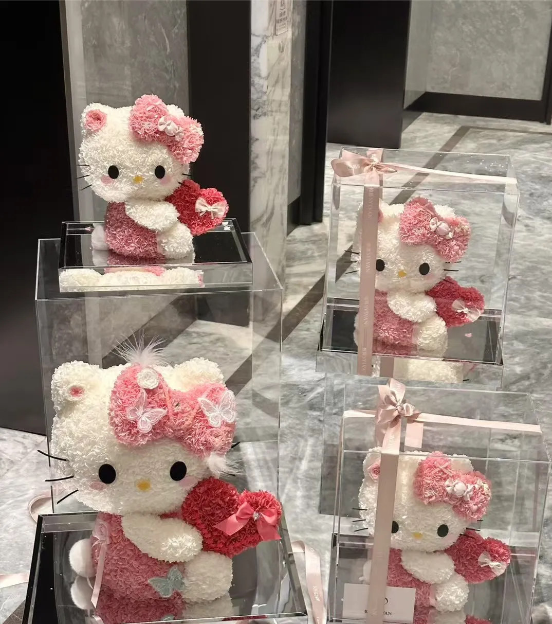 ₊‧♡ 捧心心Hello Kitty ♡‧₊˚ （小號）