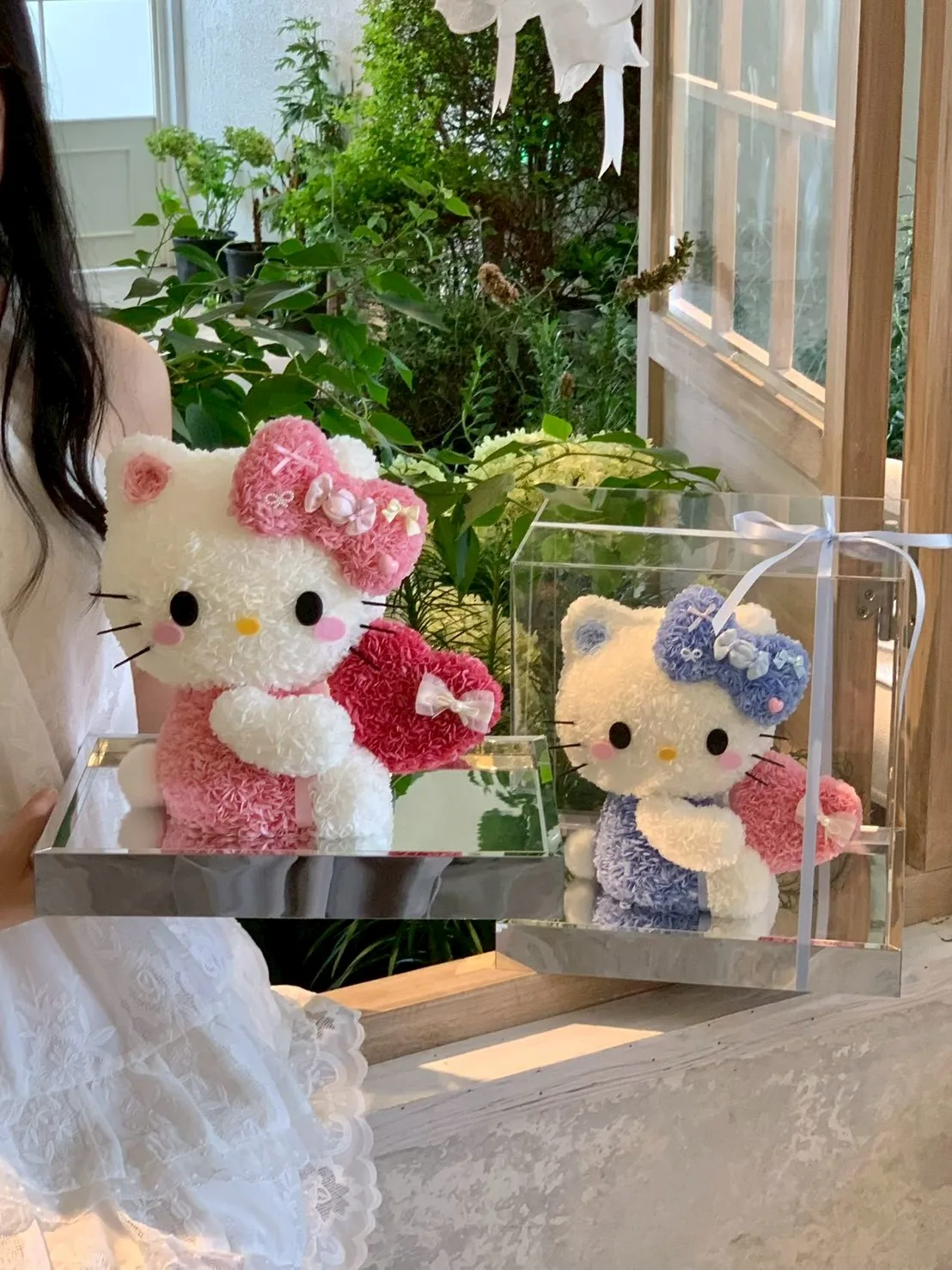 ₊‧♡ 捧心心Hello Kitty ♡‧₊˚ （小號）