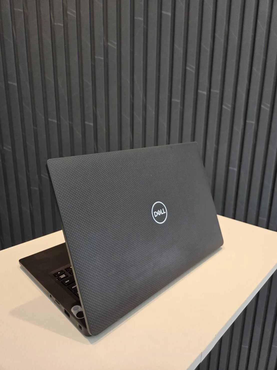 Dell Latitude 7400｜14吋輕薄商務筆電｜i5-8365U｜續行持久