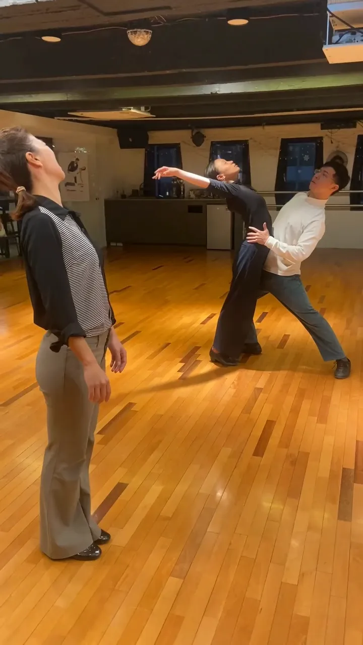 【有一種靈魂的重量，叫做 Rumba。它是挑逗，也是最溫柔的戰鬥】