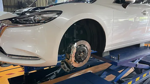 當時為了改裝卡鉗前往Atrt拜訪柳丁哥