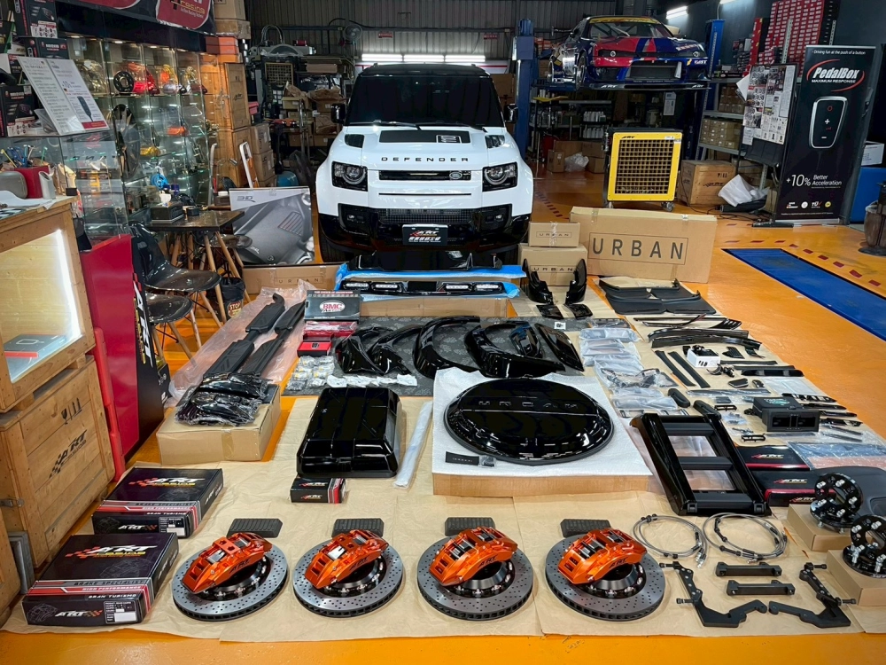 Land Rover Defender 110 D300