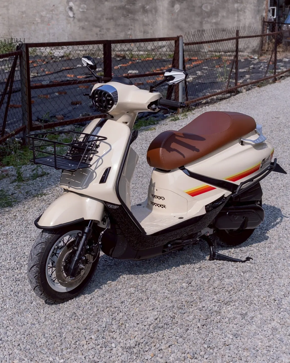 SIXIS Fiddle 前土除保桿