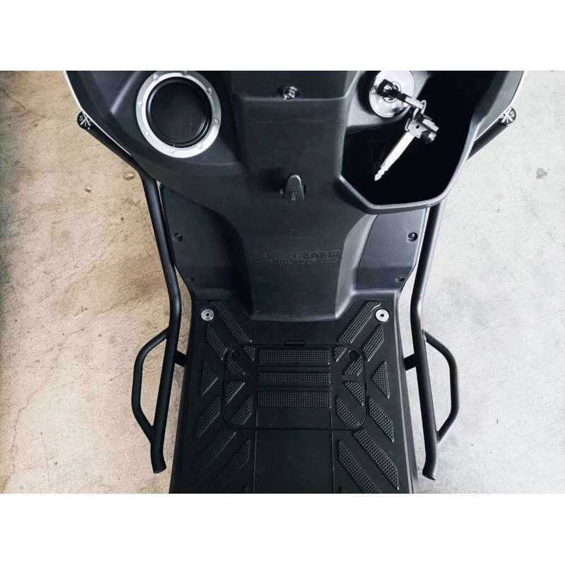 SIXIS 大樂 前兩側保桿