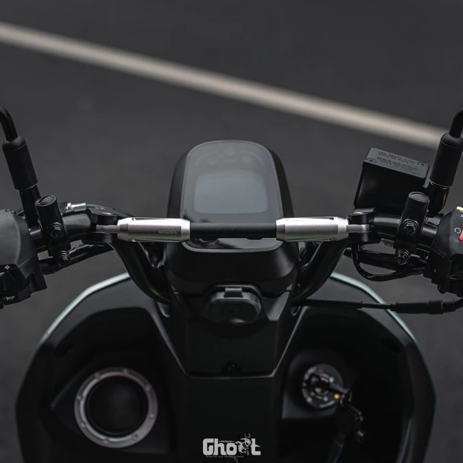 Ghost 通用型伸縮橫桿