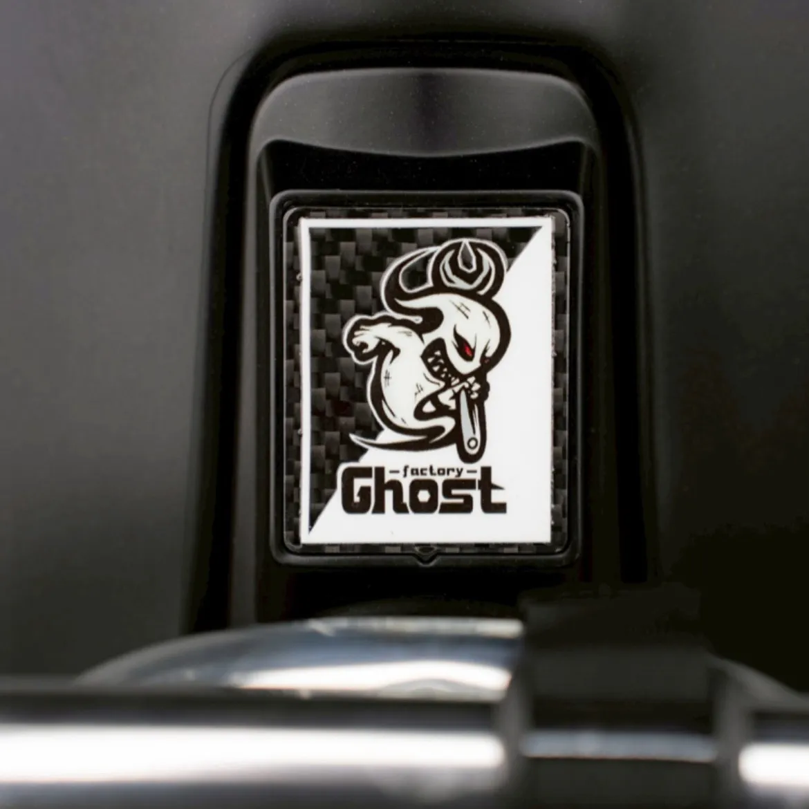 Ghost Factory Vespa P牌 車標