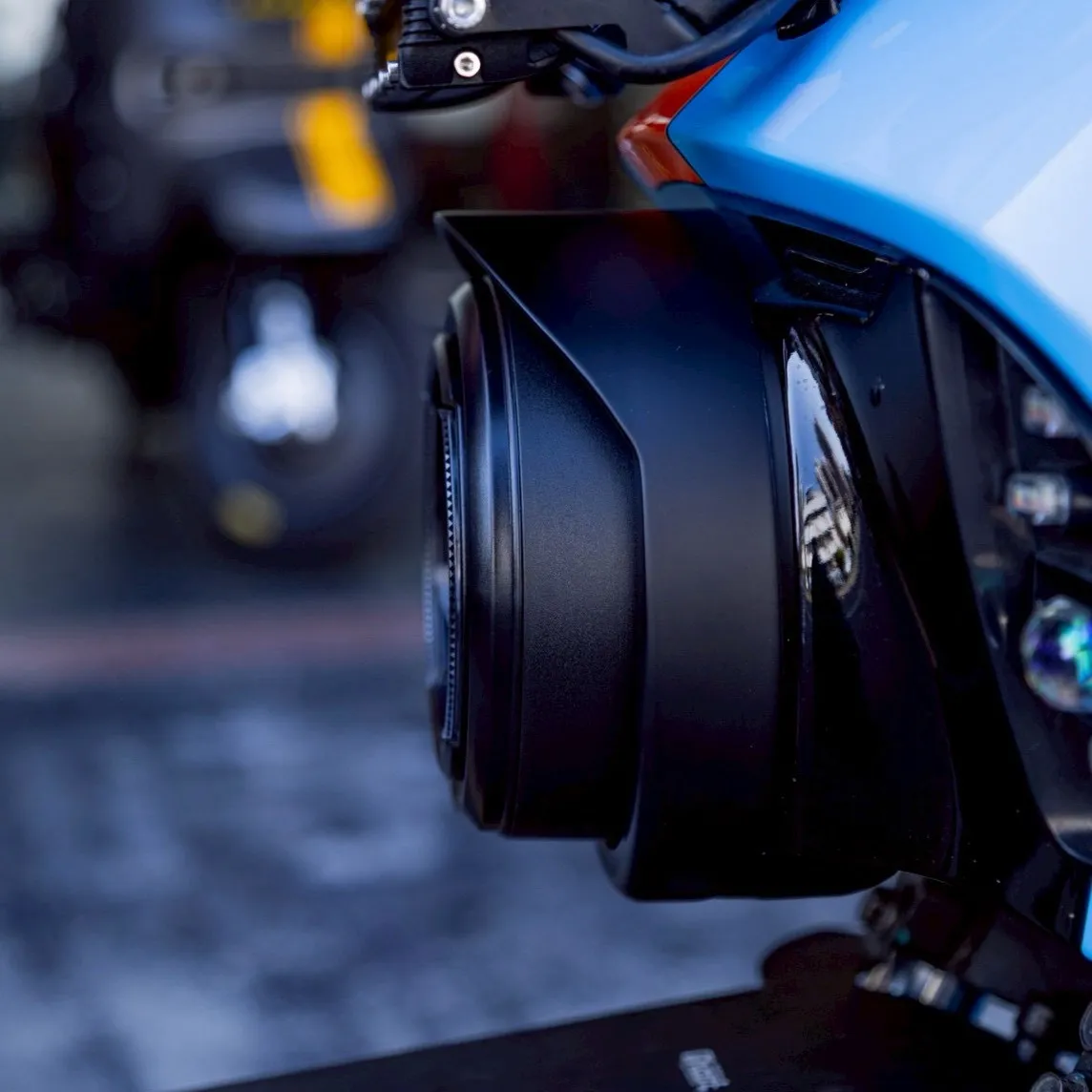 SLO 4MICA 帽簷燈框