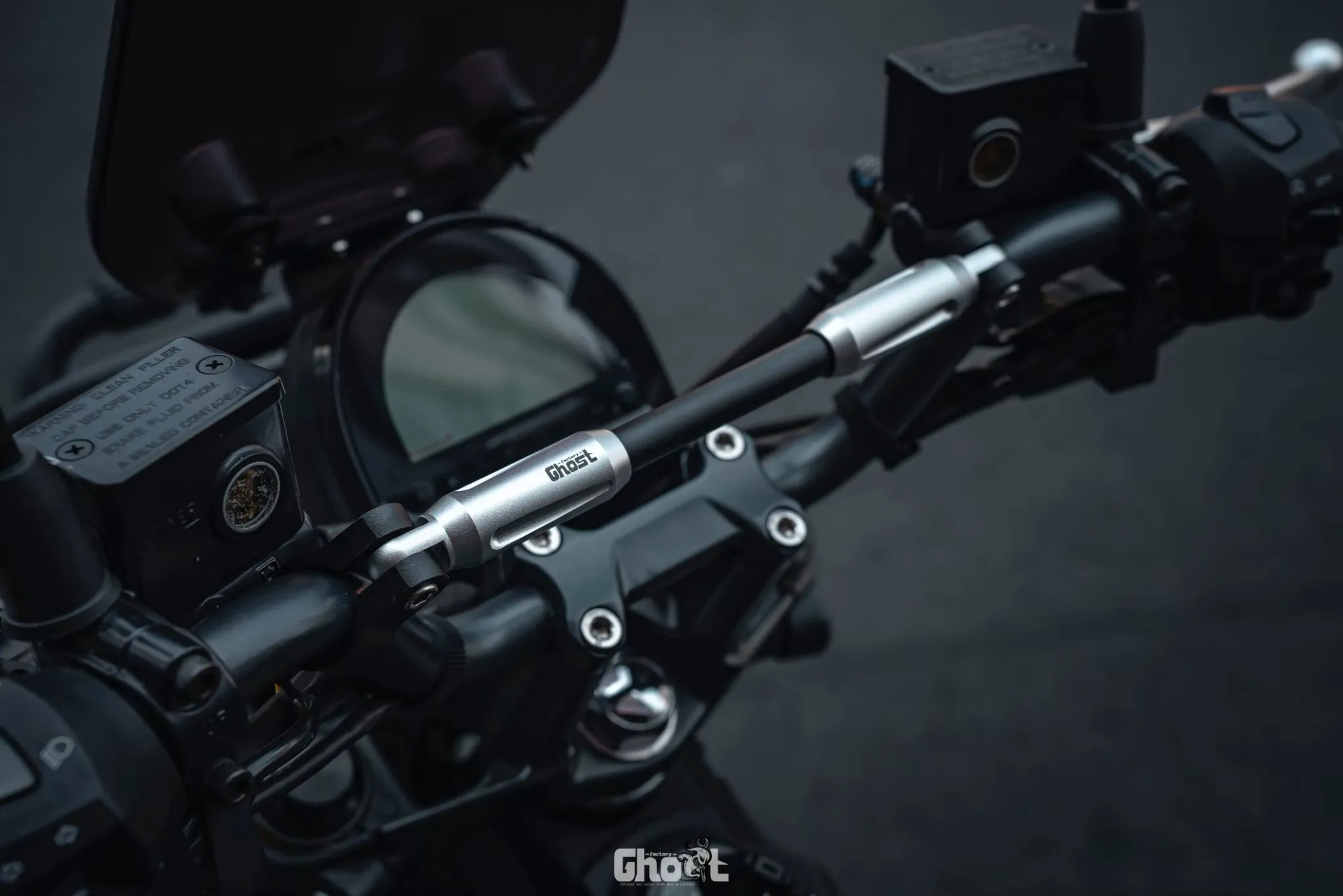 Ghost 通用型伸縮橫桿