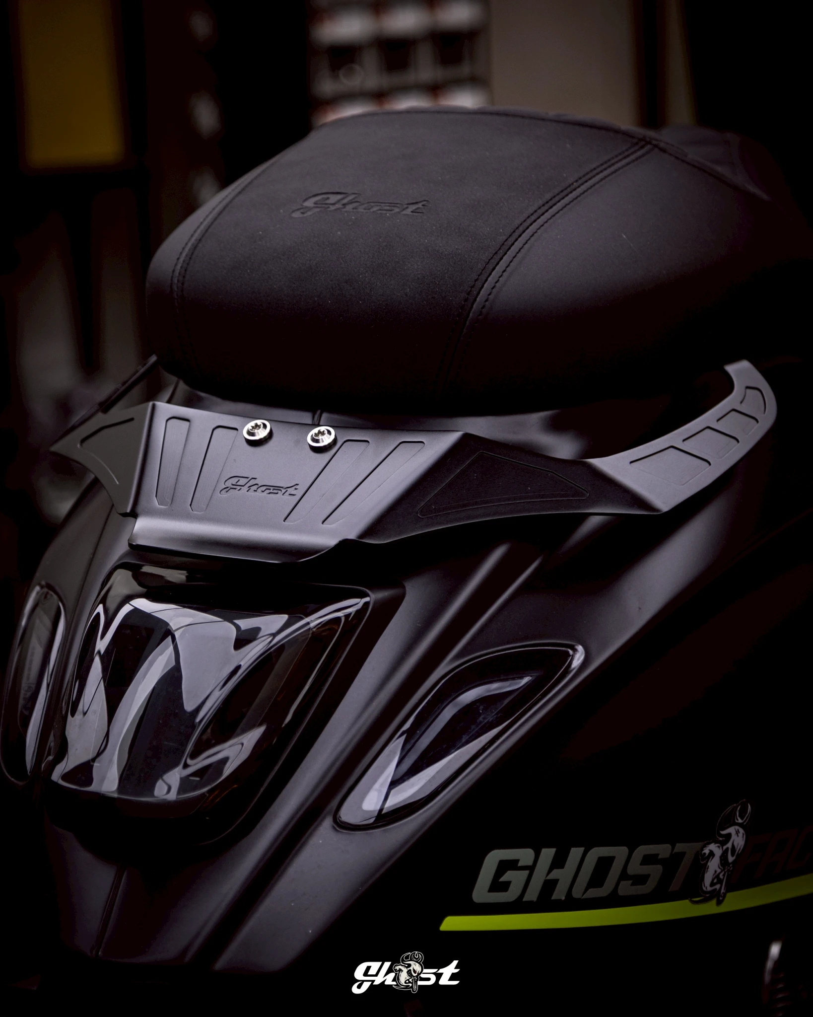 Ghost 偉士牌 VESPA  刀鋒尾翼 後扶手 (衝刺專用)預購中