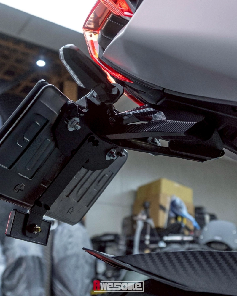 吸睛背影 帥氣登場