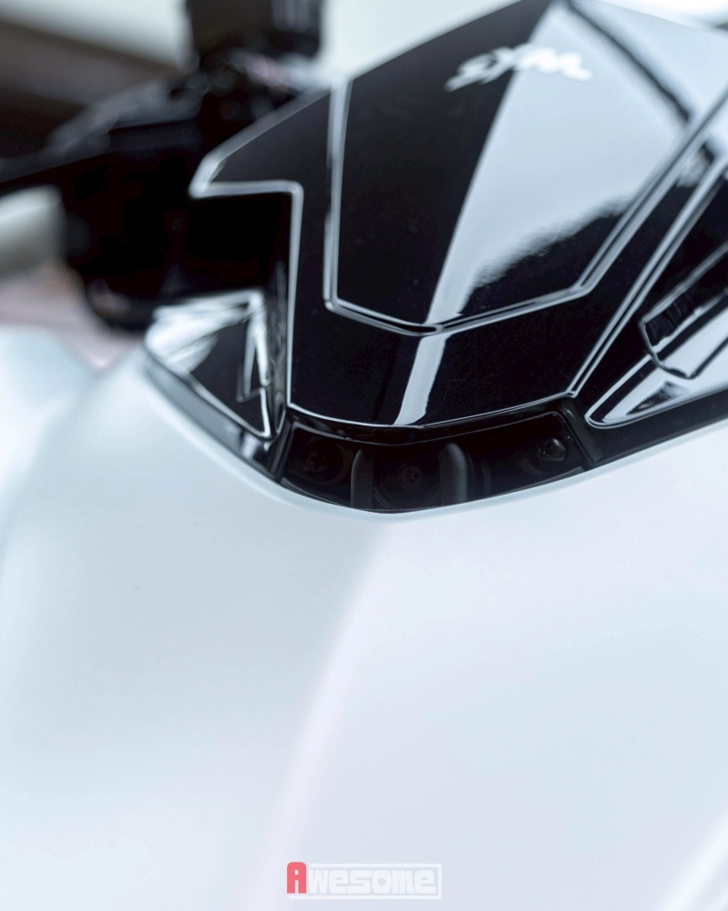 吸睛背影 帥氣登場