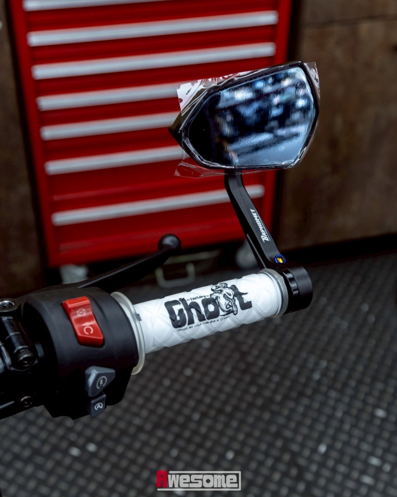 吸睛背影 帥氣登場