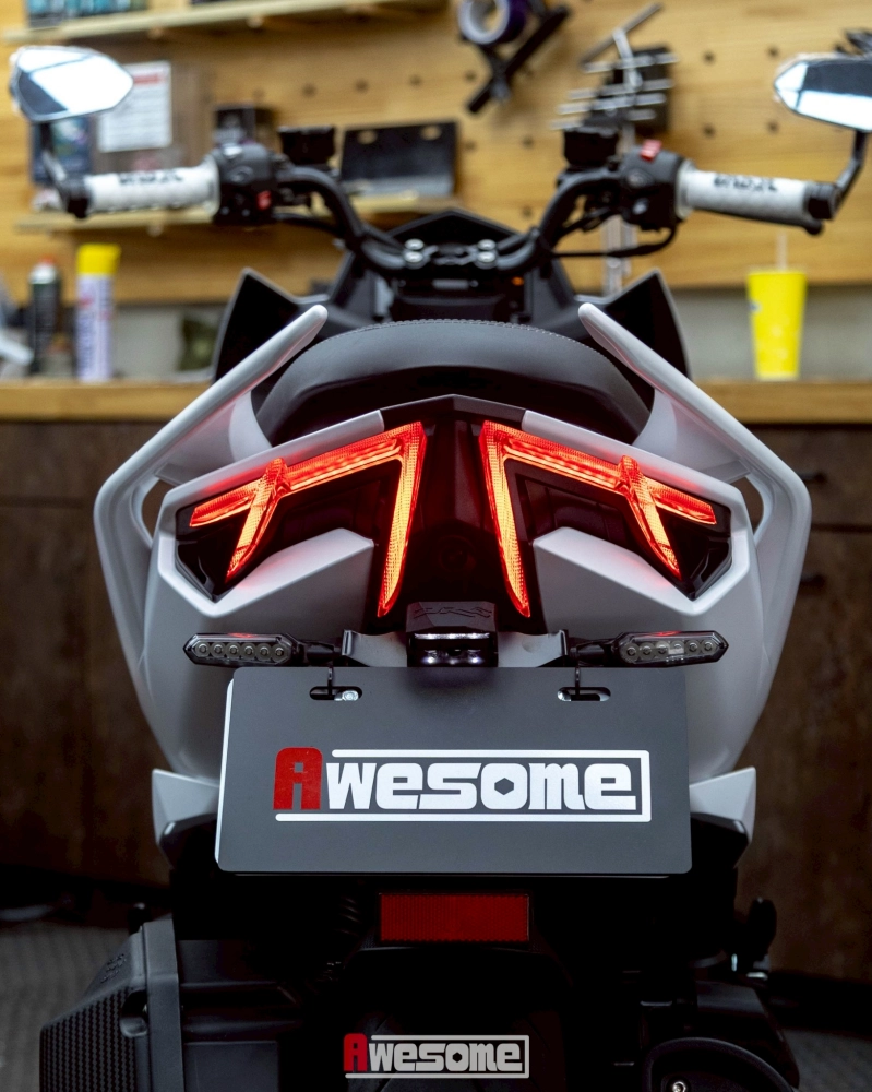 吸睛背影 帥氣登場