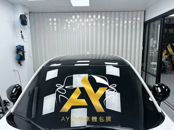 還在想怎麼讓愛車更殺？車頂黑化｜台中車頂黑化
