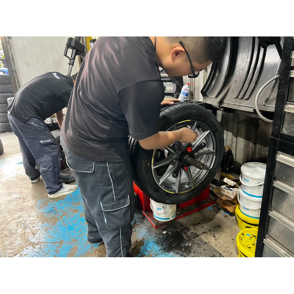a673米其林suv+ 225-55-18兩條5000含裝 9成深度6.35mm 23年