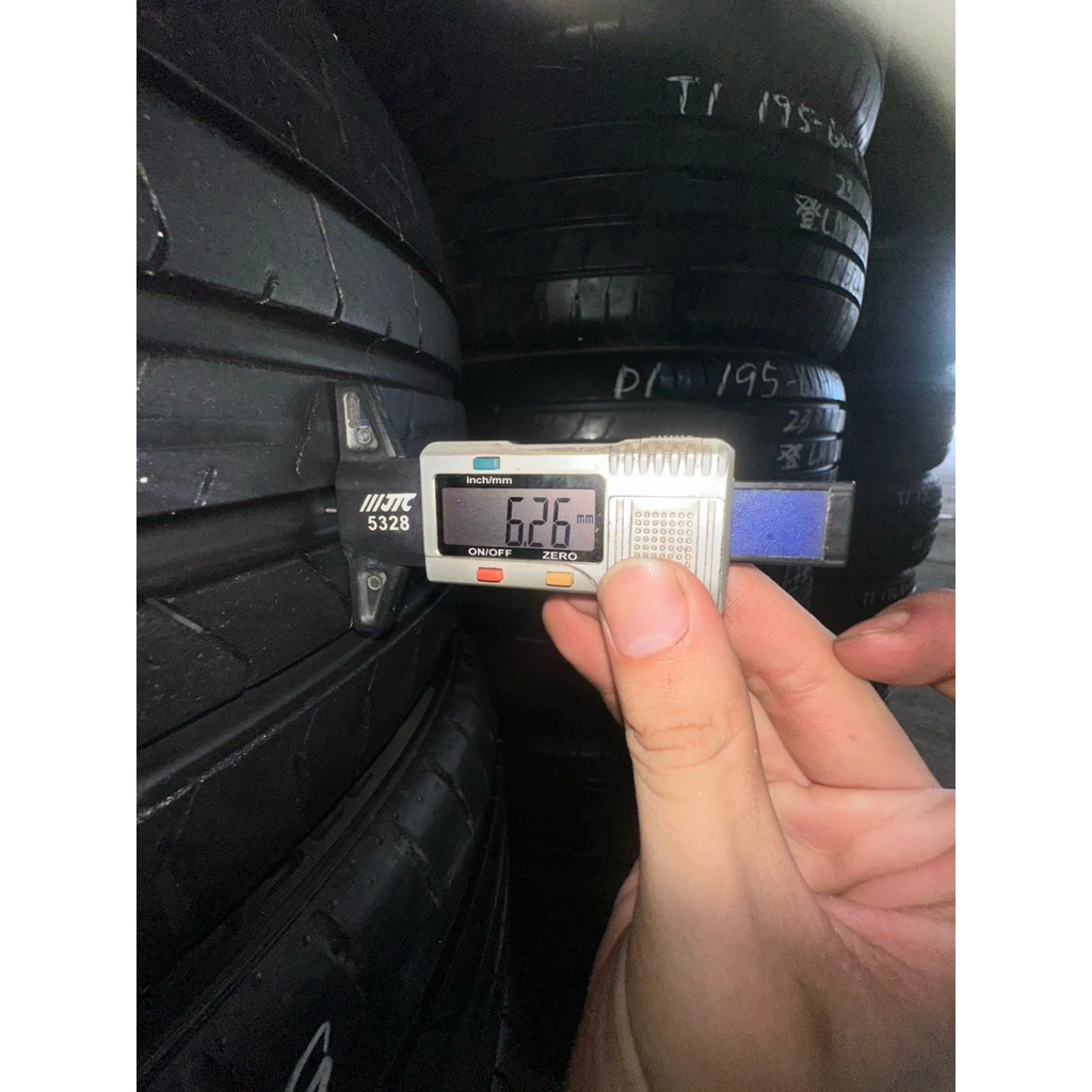 b15倍耐力PZ4 235-35-19兩條6000含裝 9成深度6.26mm