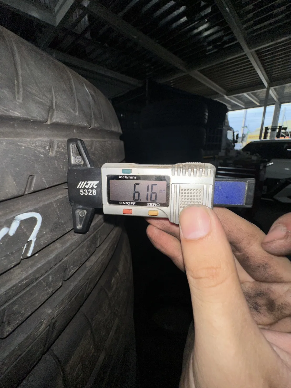 橫濱AE61 四條 235-65-18