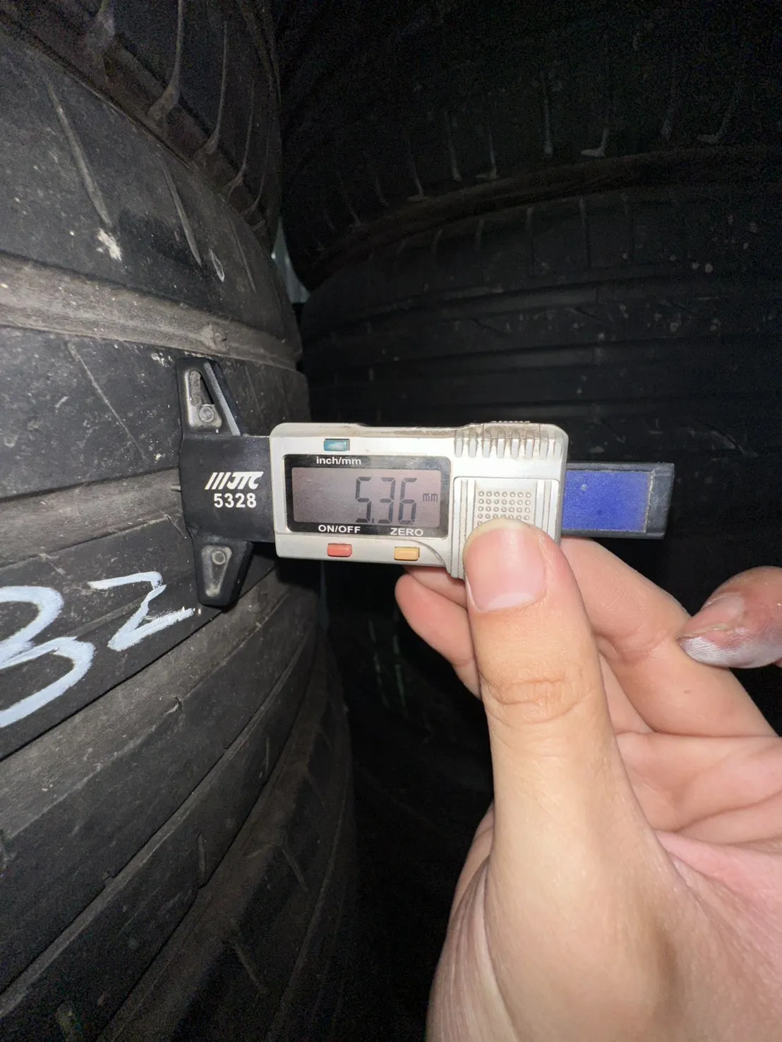 橫濱SPORT V107 四條 225-40-18