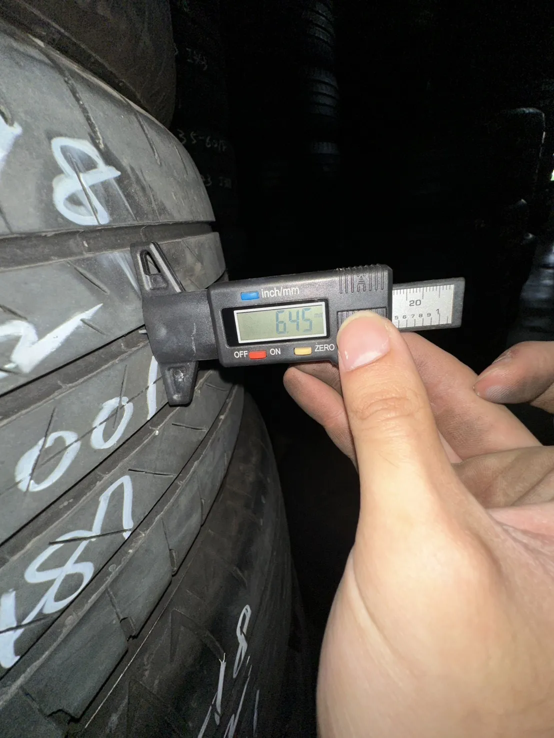 普利司通001 四條 225-50-18