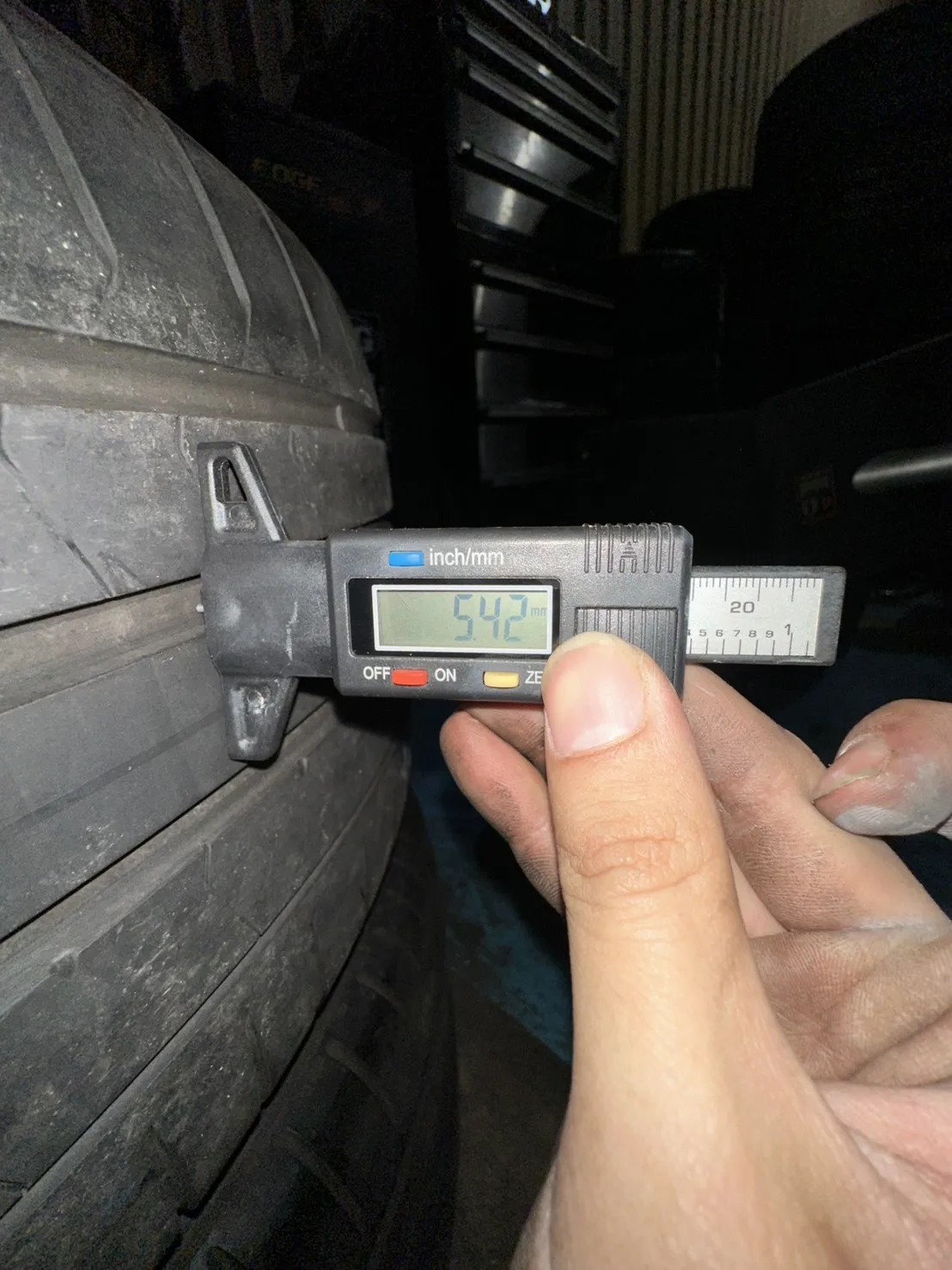 倍耐力PZ4（防爆）二條 275-35-19