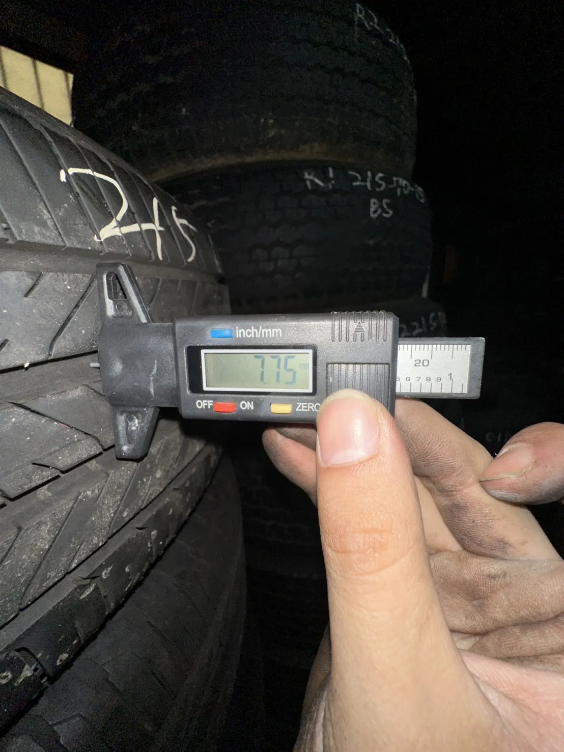 普利司通H/L001 四條 215-65-16