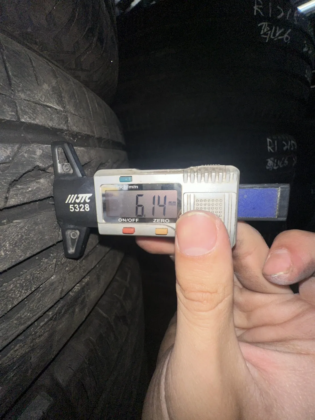 普利司通LX100 二條 215-70-16