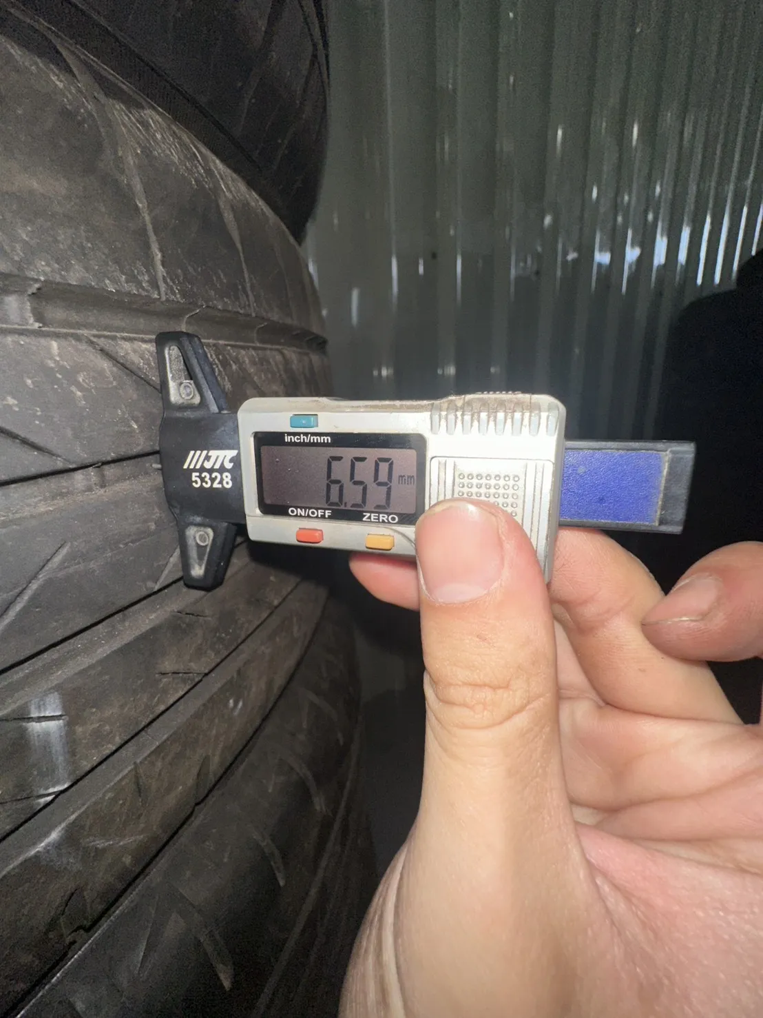 普利司通001 二條 225-50-18