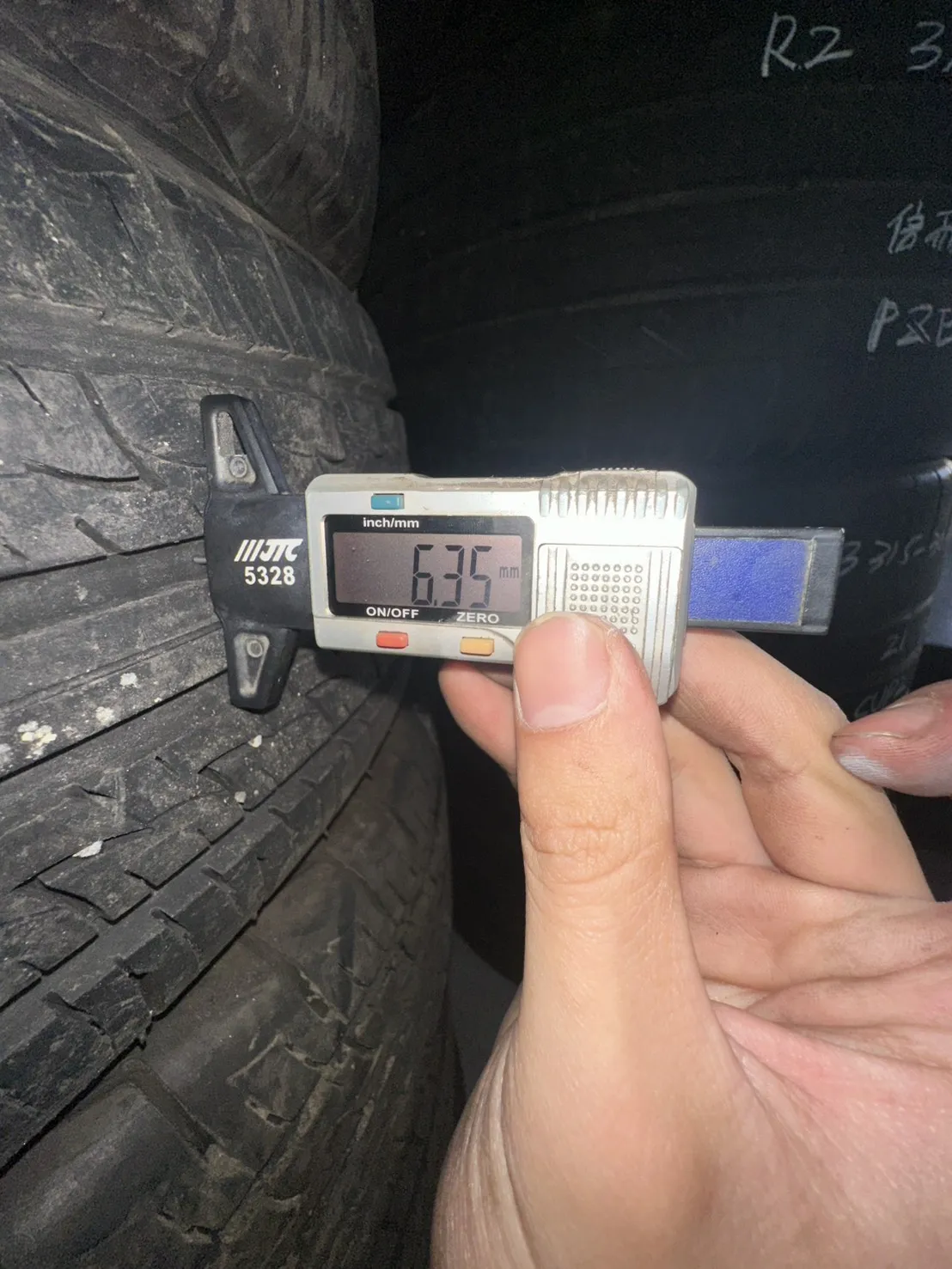 建大KR50 四條 215-70-16