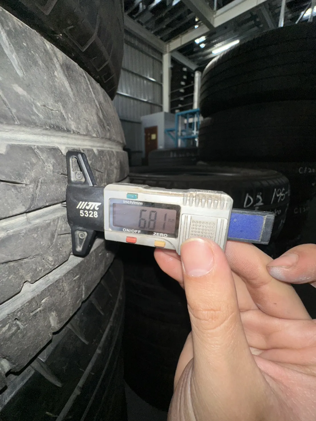 瑪吉斯MCV5 二條 215-70-16c