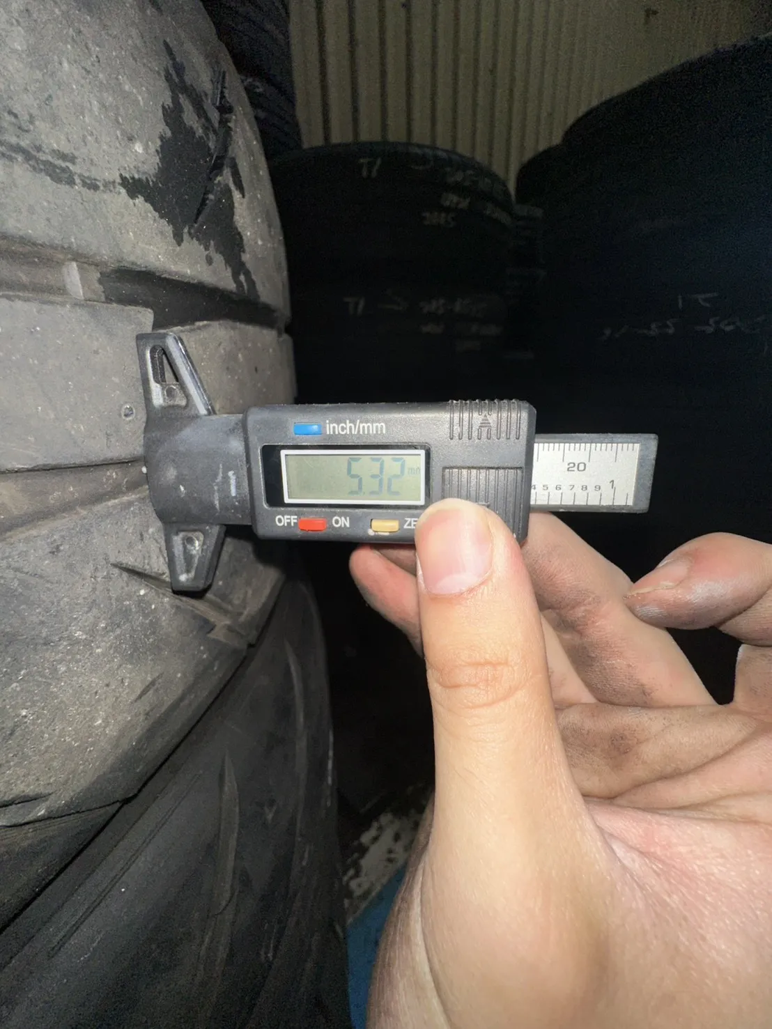 雷登R23 二條 235-35-19