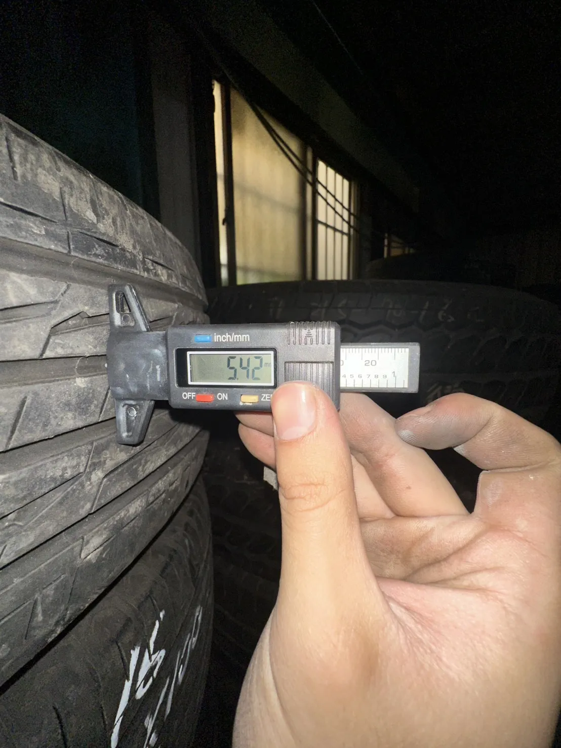 普利司通LX100 二條 215-70-16