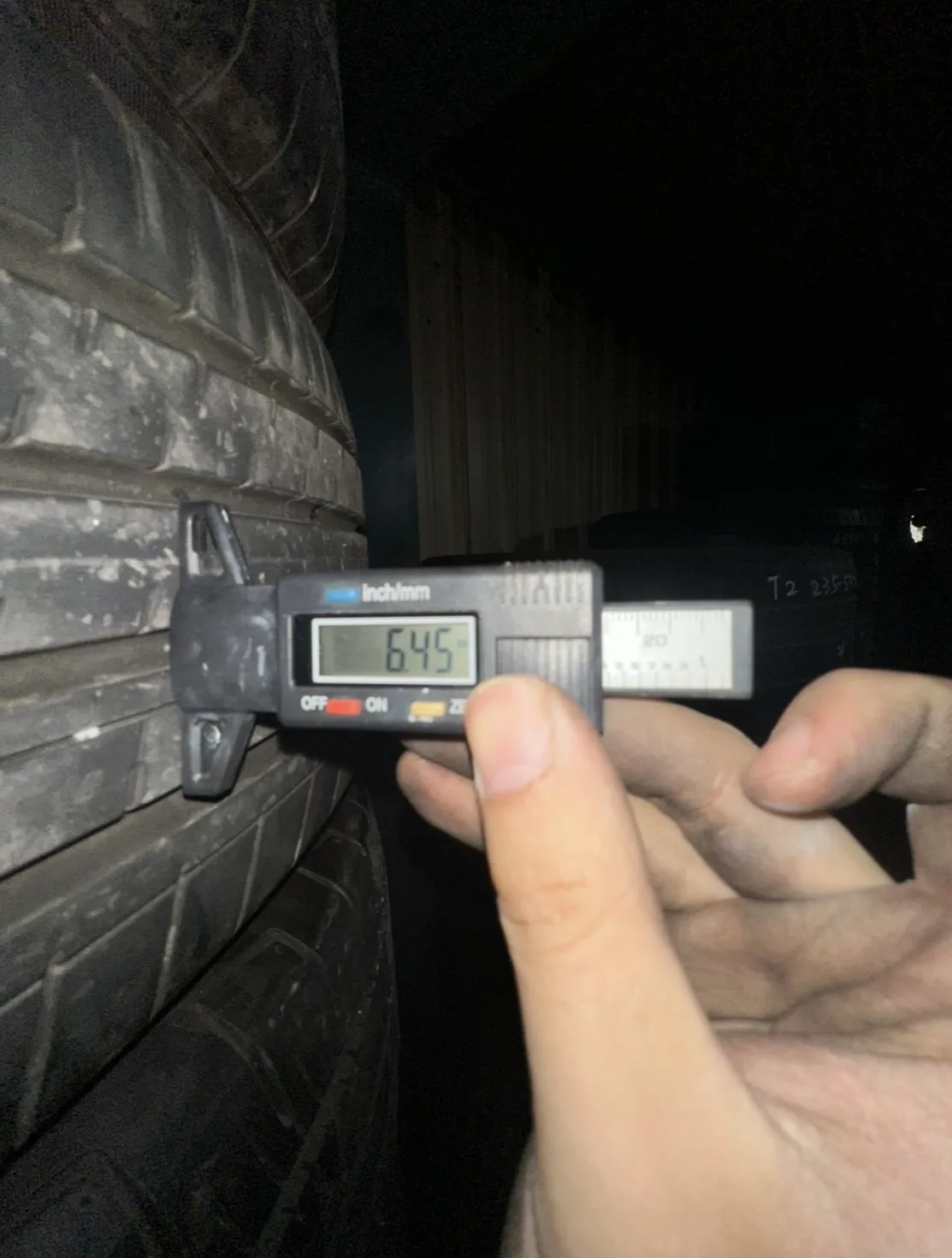 橫濱AE61 二條 235-60-18