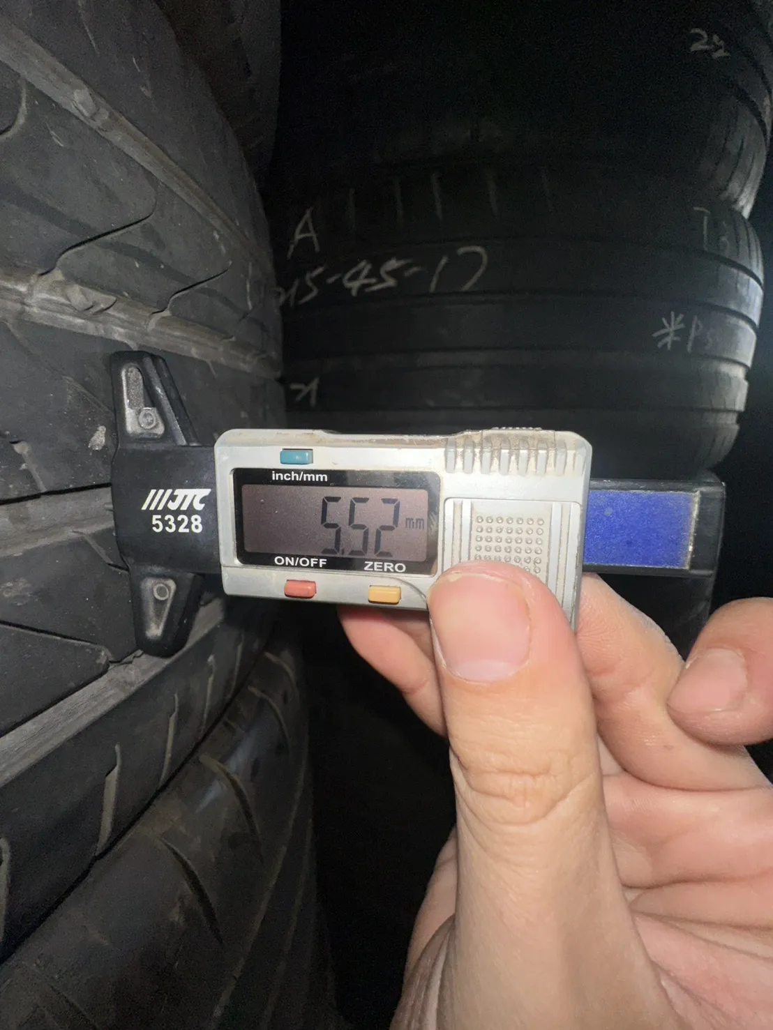 馬牌UC6 二條 215-50-17