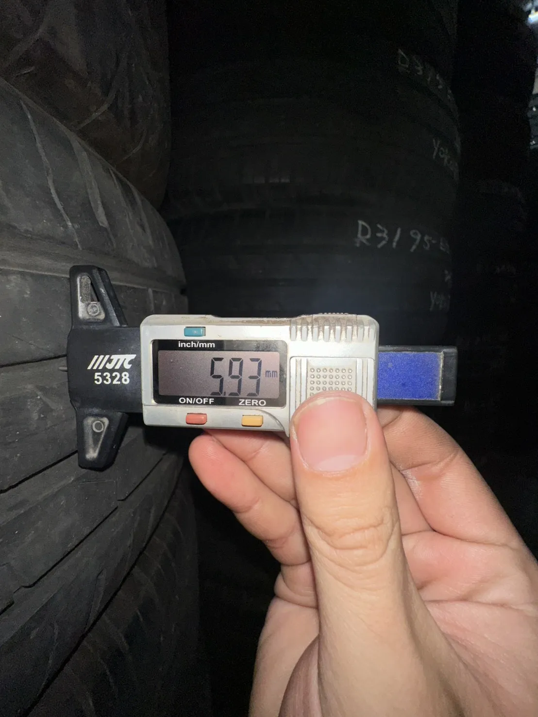 瑪吉斯A5 四條 215-60-17