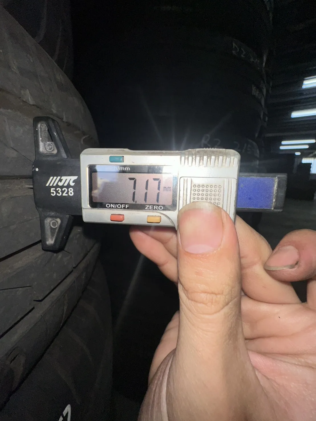 瑪吉斯A5 四條 215-60-17