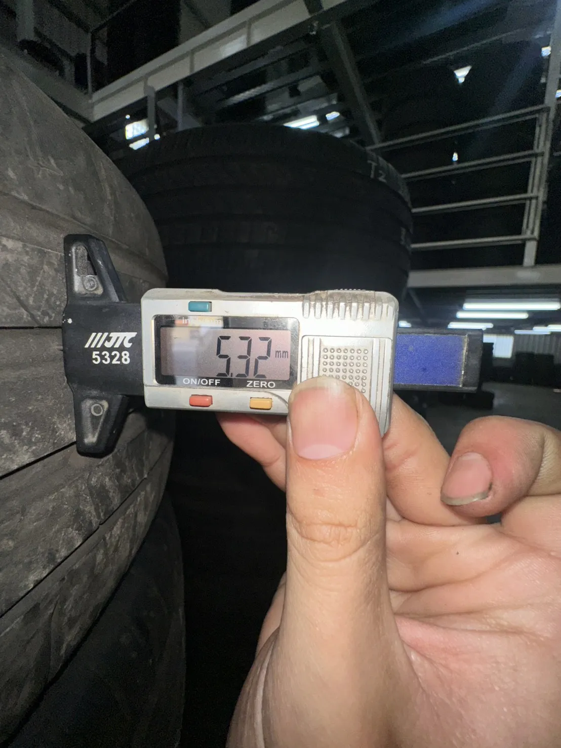 倍耐力PZ4（防爆）二條 205-40-18