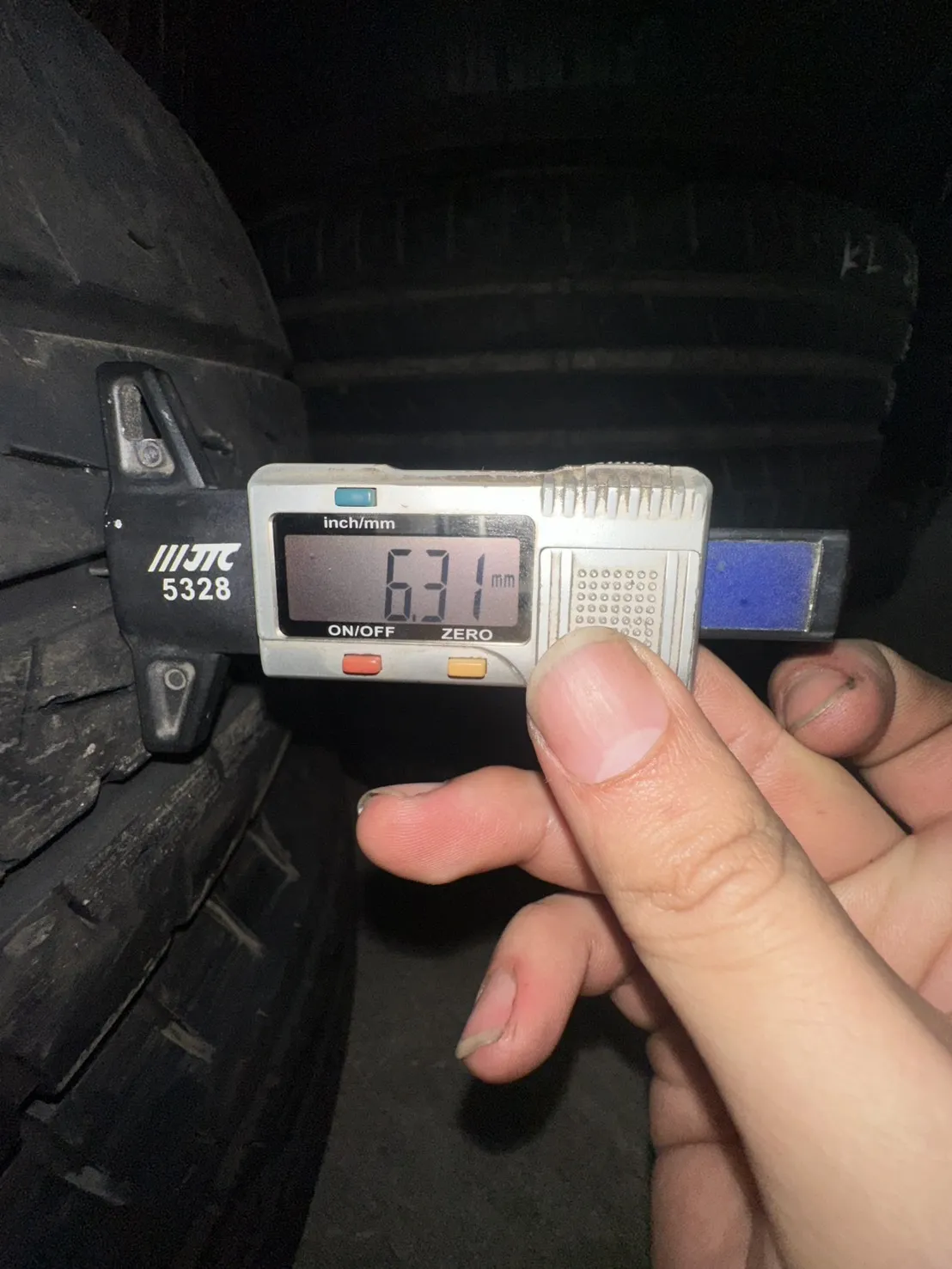 瑪吉斯MCV5 二條 215-70-16c