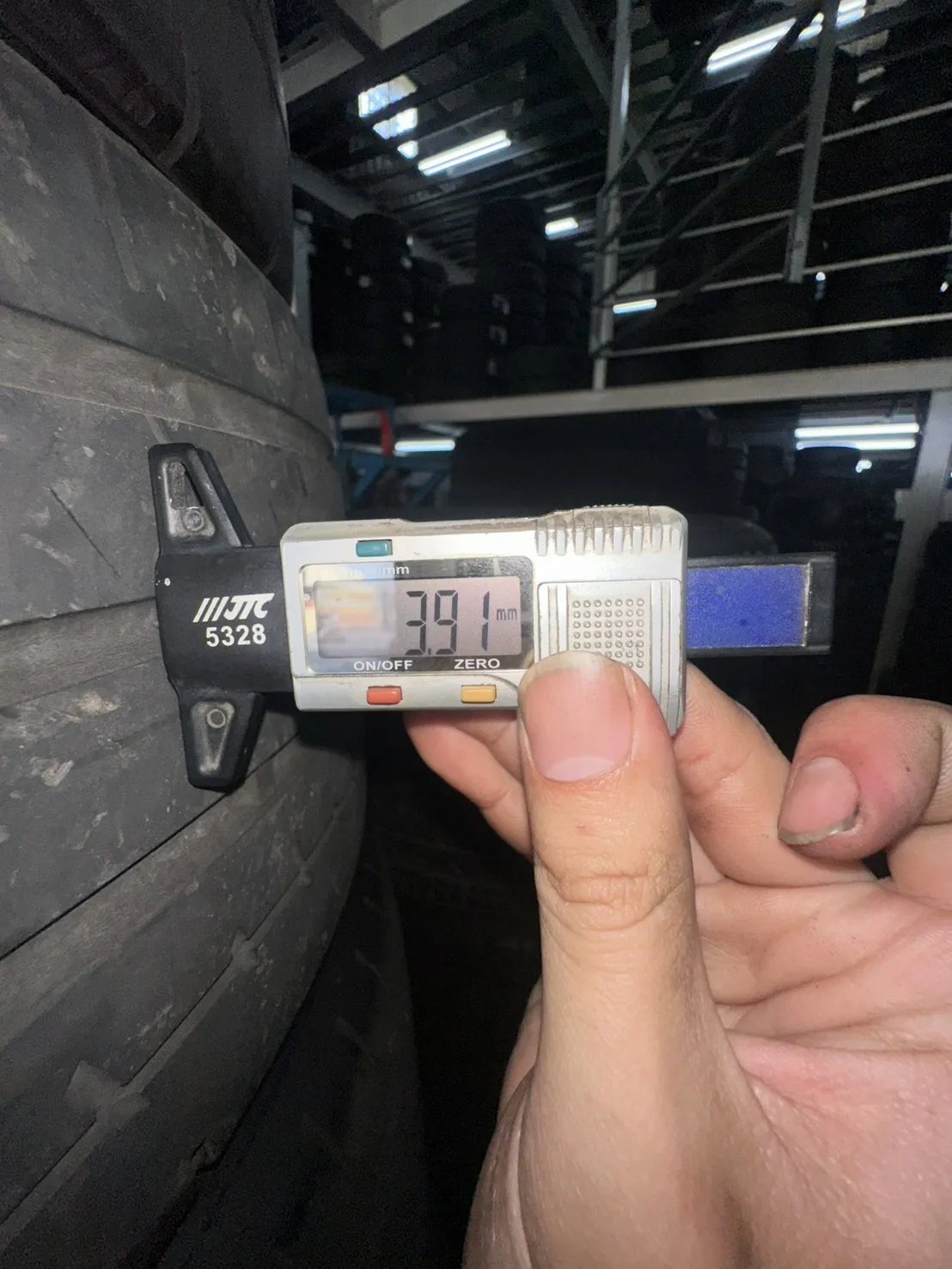 橫濱V601 二條 225-40-18