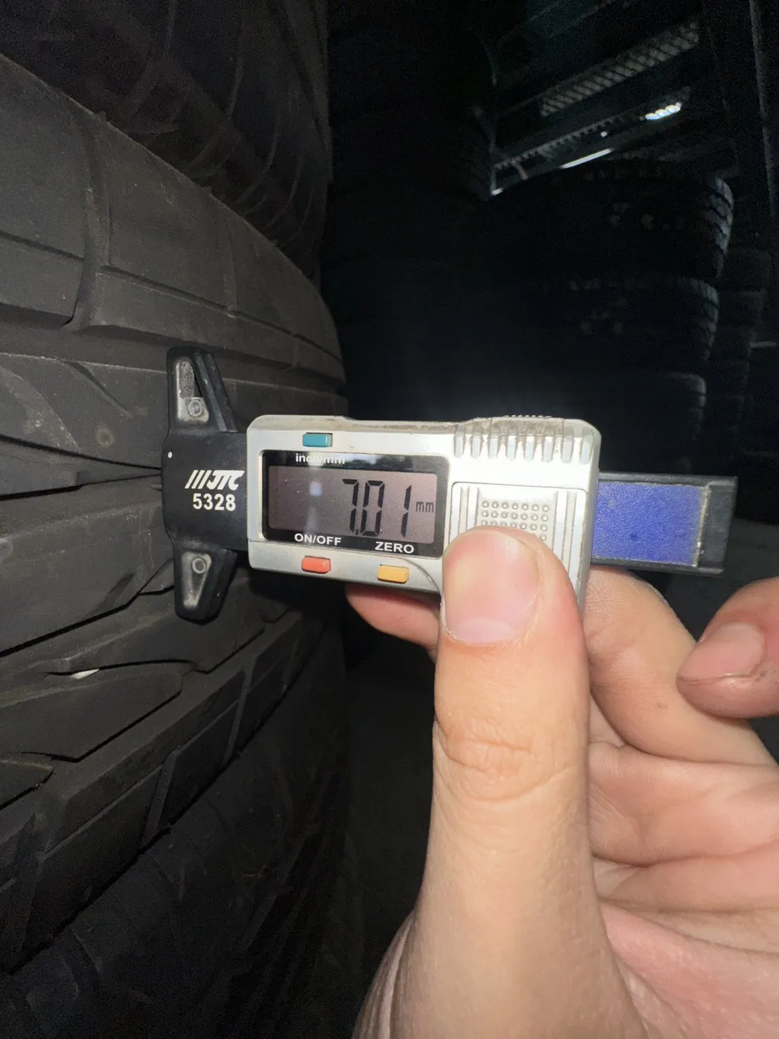 普利司通SPORT 二條 215-60-17