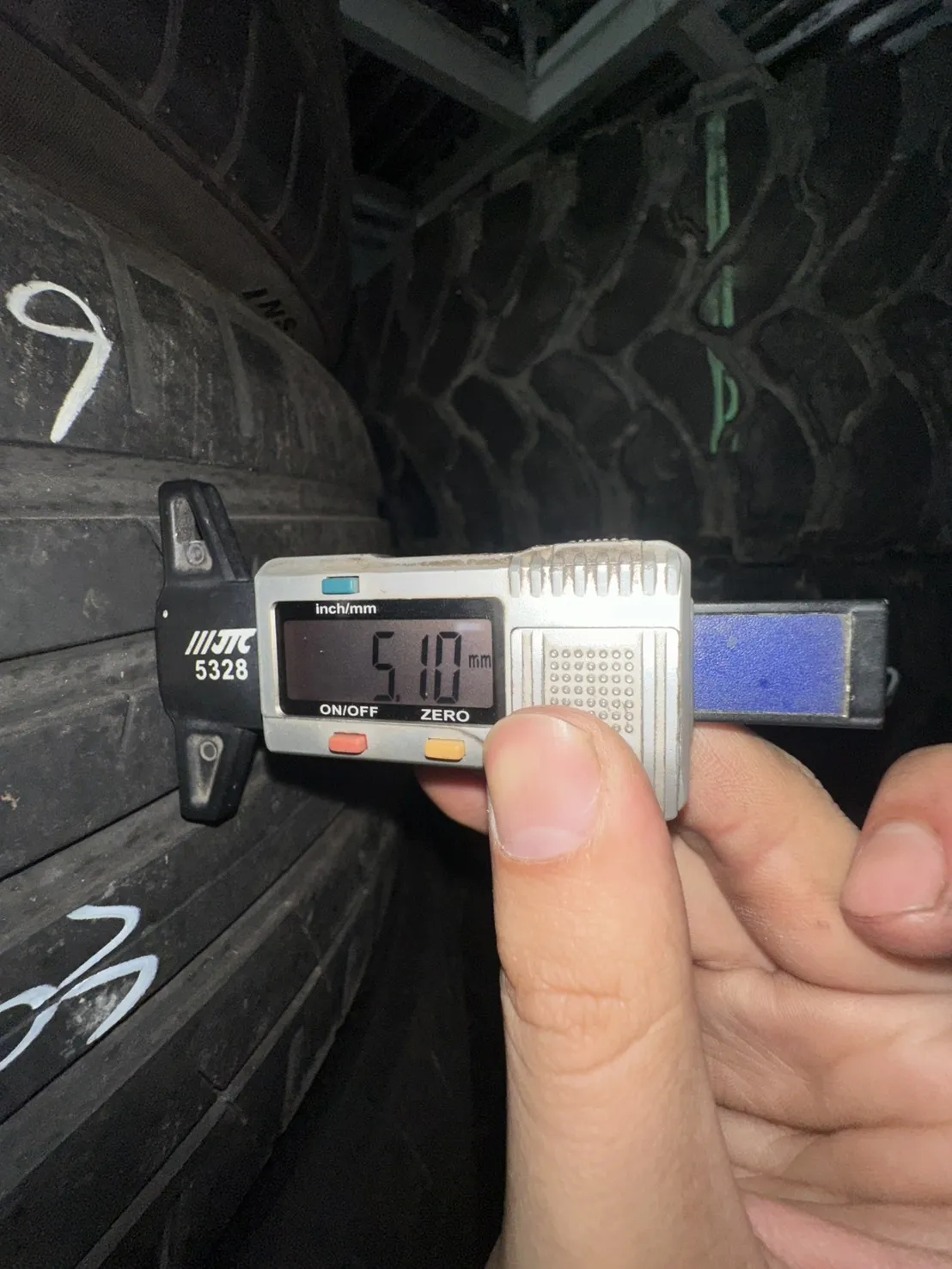 格林QUEST-X 二條 235-40-19